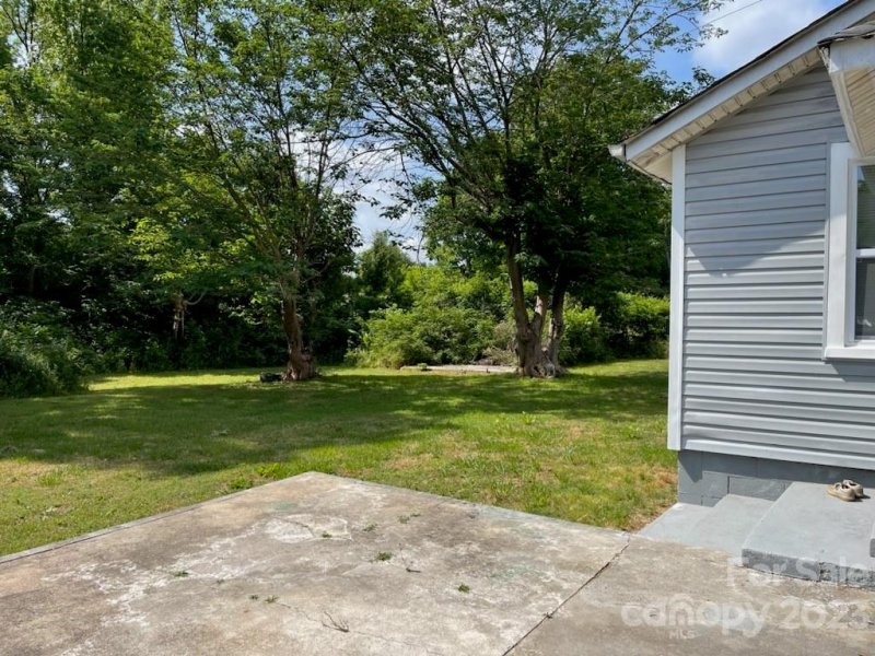 Property image 3 at 414 Centre Street, Charlotte, NC 28216