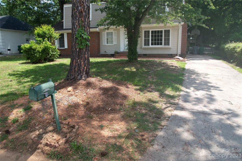 6301 Coach Hill Lane