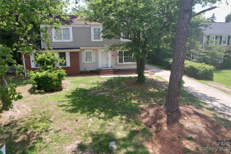 Property image 3 at 6301 Coach Hill Lane, Charlotte, NC 28212