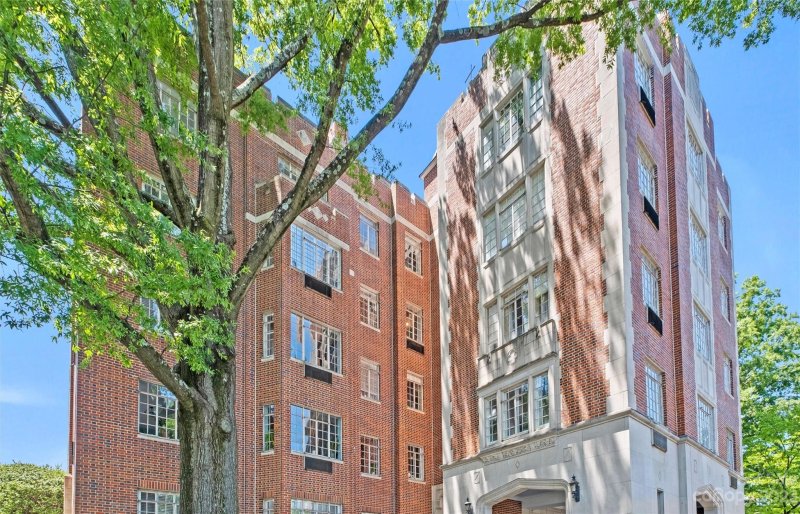 Property image 2 at 301 W 10th Street, Charlotte, NC 28202