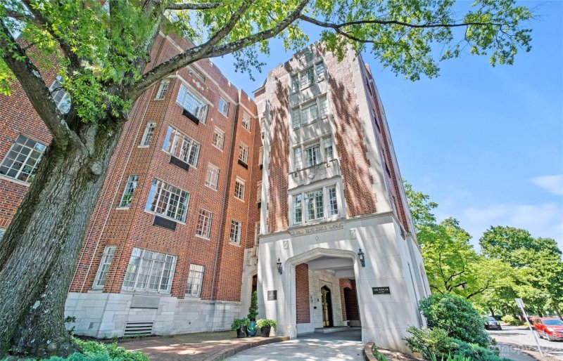 Property image 4 at 301 W 10th Street, Charlotte, NC 28202