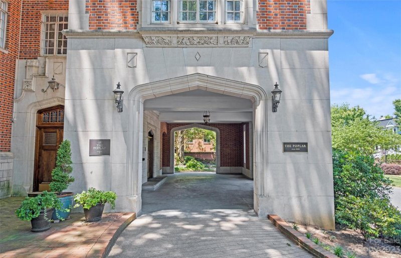 Property image 5 at 301 W 10th Street, Charlotte, NC 28202