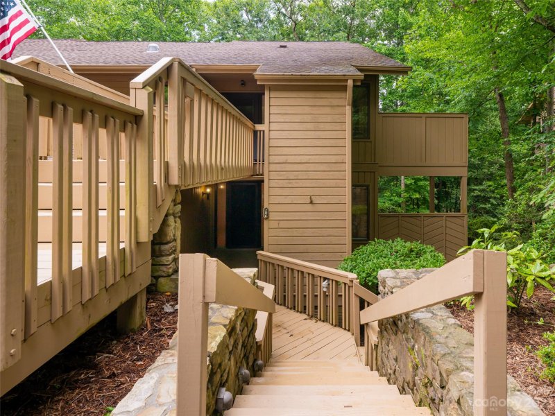 Property image 3 at 206 Live Oak Lane, Hendersonville, NC 28791