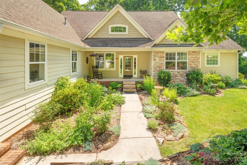 Property image 2 at 9 Springhead Court, Arden, NC 28704