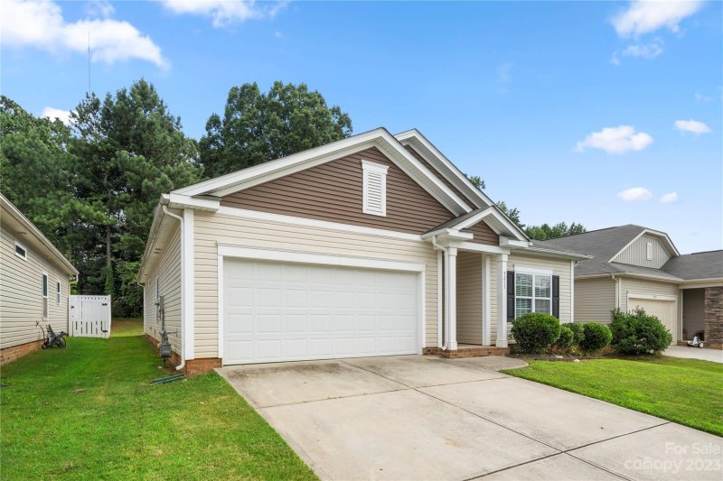 Property image 3 at 9211 Aubrac Lane, Charlotte, NC 28213