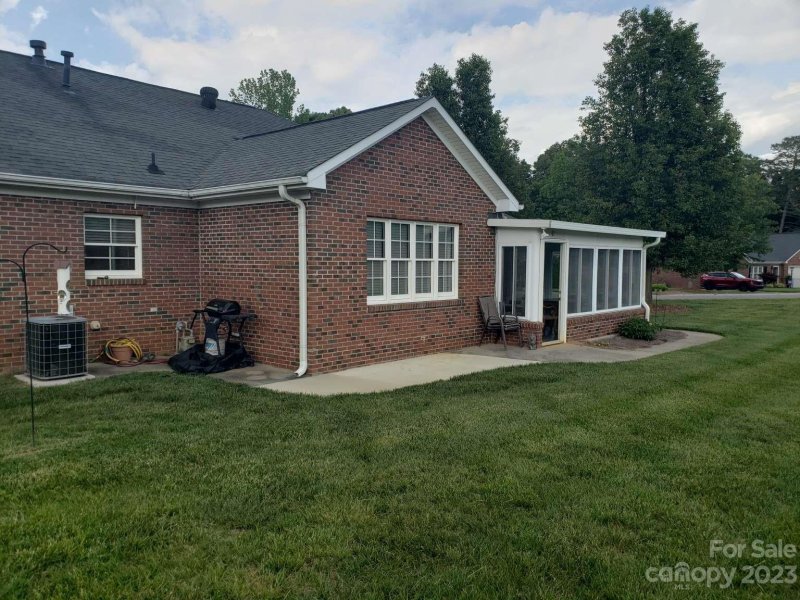 Property image 3 at 569 Royalty Court, Gastonia, NC 28054