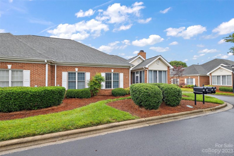 Property image 2 at 8464 Highland Glen Drive, Charlotte, NC 28269