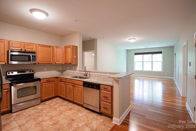 Property image 5 at 1000 Woodlawn Road, Charlotte, NC 28209