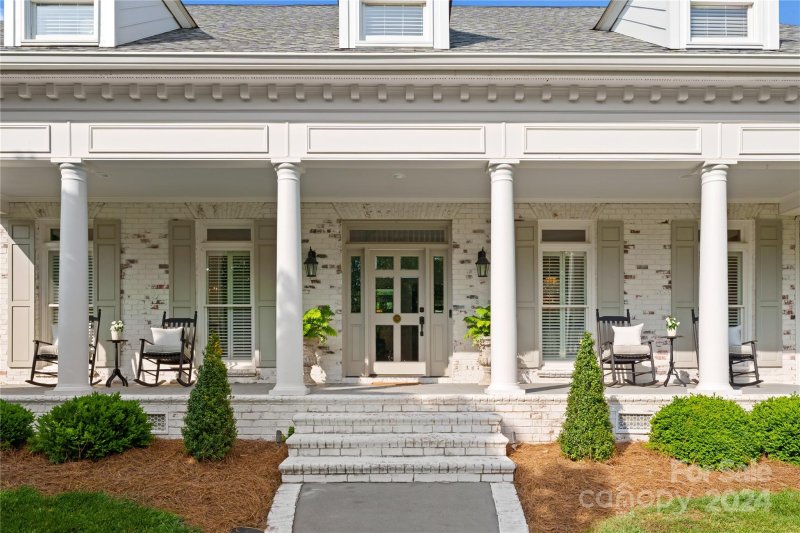 Property image 2 of 18822 Peninsula Cove Lane in The Peninsula, Cornelius, NC 28031