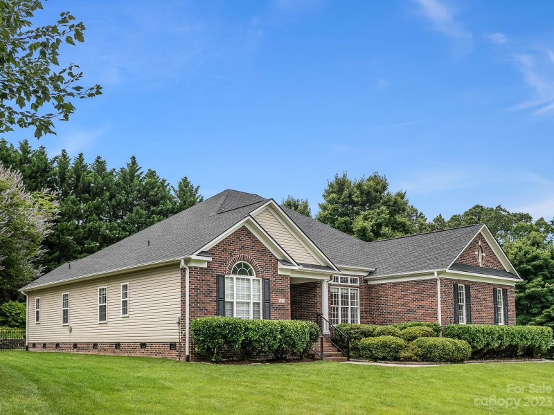 Property image 3 at 7470 Woodcrest Drive, Stanley, NC 28164