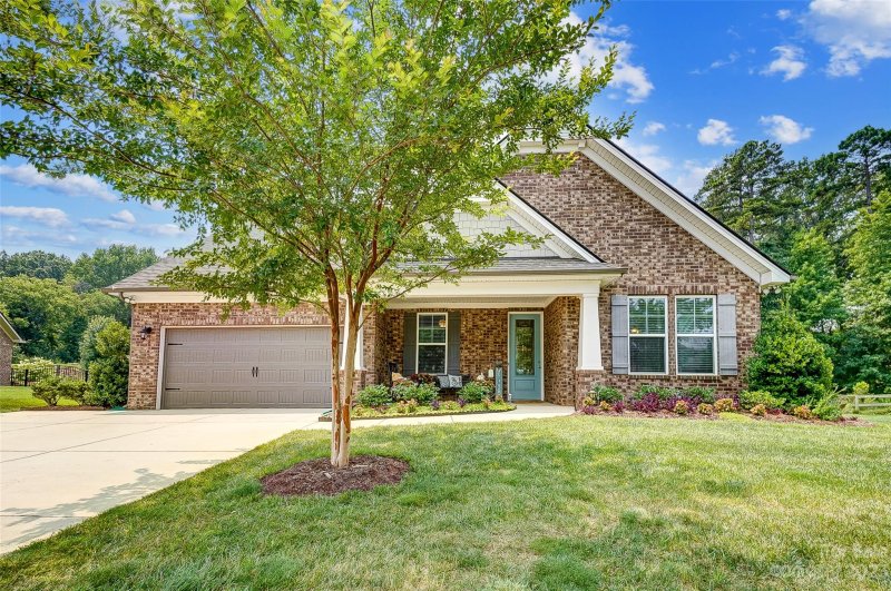 Property image 2 at 8729 Mullis Forest Court, Mint Hill, NC 28227