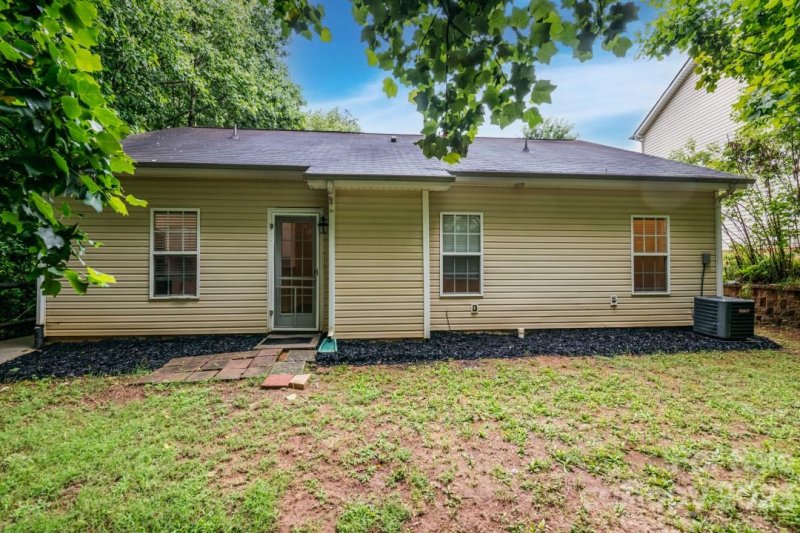 Property image 3 at 8208 Pozzi Road, Charlotte, NC 28216