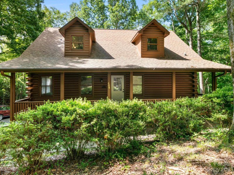 Property image 2 at 406 Deer Run, Hendersonville, NC 28739