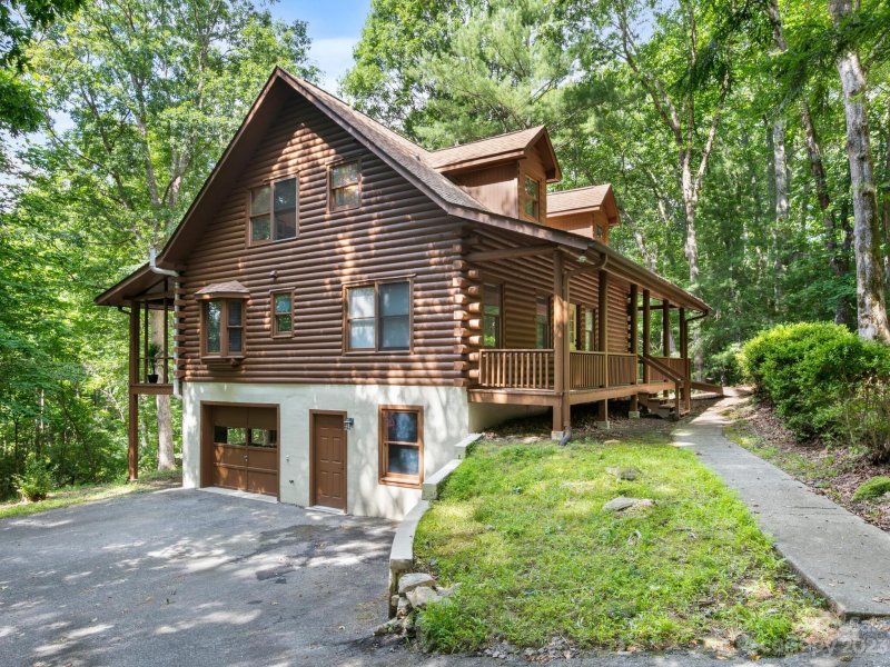 Property image 3 at 406 Deer Run, Hendersonville, NC 28739