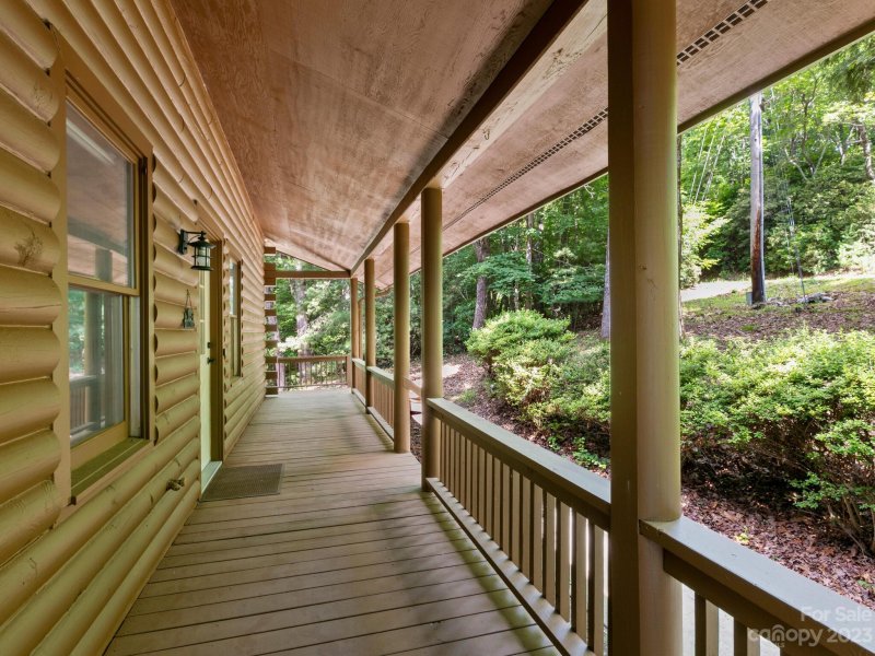 Property image 4 at 406 Deer Run, Hendersonville, NC 28739