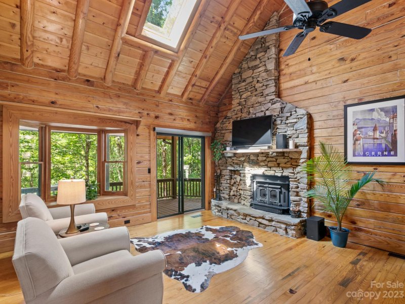 Property image 5 at 406 Deer Run, Hendersonville, NC 28739