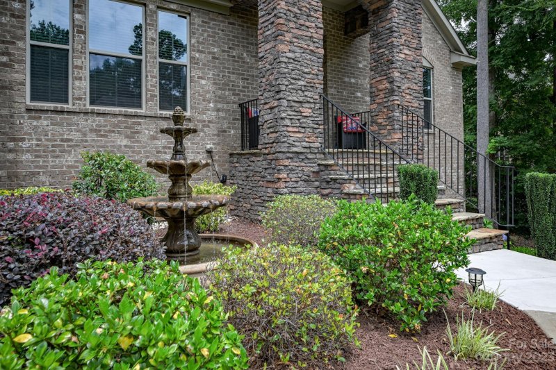 Property image 3 at 7592 Turnberry Lane, Stanley, NC 28164