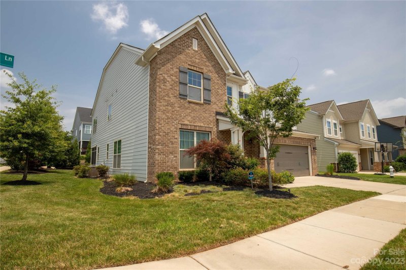 Property image 3 at 879 Pecan Tree Lane, Fort Mill, SC 29715