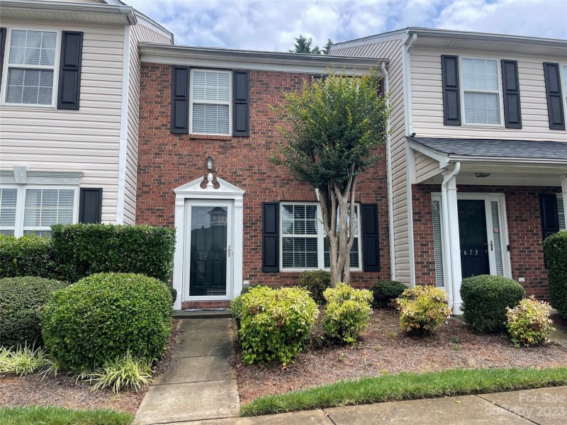 7471 Bluff Point Lane