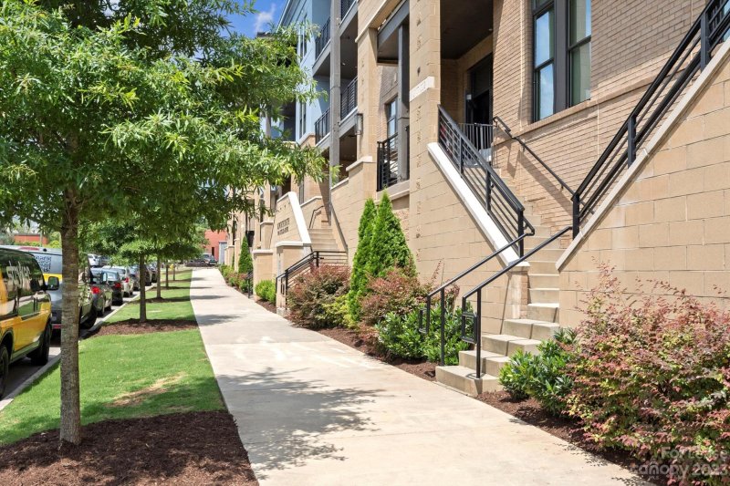 Property image 4 at 2401 Euclid Avenue, Charlotte, NC 28203