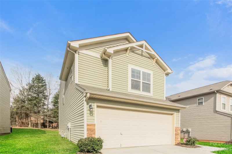 Property image 2 at 847 Rook Road, Charlotte, NC 28216