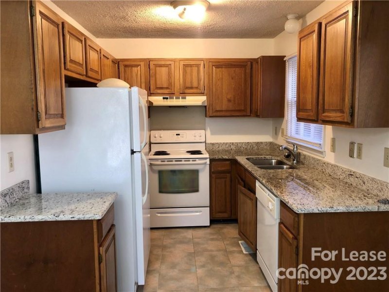 Property image 2 at 418 Kingsley Drive, Charlotte, NC 28270