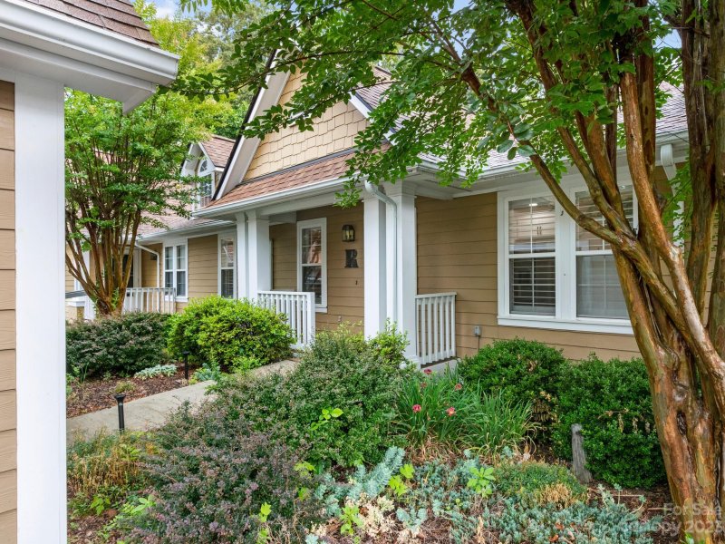 Property image 3 at 802 Woodlea Court, Asheville, NC 28806