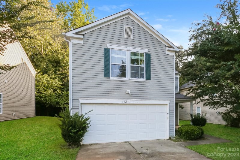 Property image 2 at 5201 Vanhoy Lane, Charlotte, NC 28269