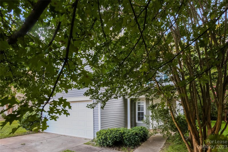 Property image 3 at 5201 Vanhoy Lane, Charlotte, NC 28269