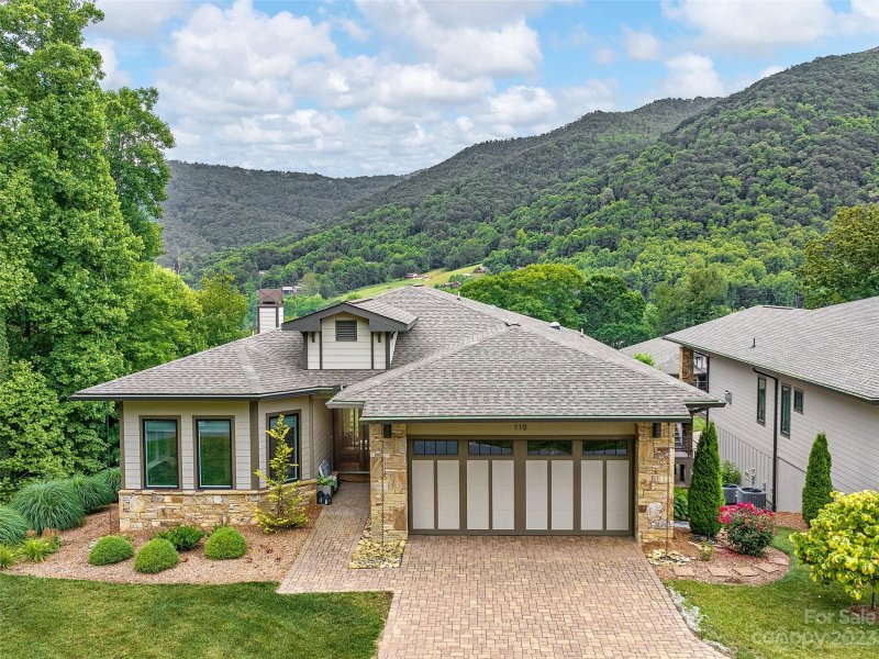 Property image 2 at 110 Plateau Drive, Maggie Valley, NC 28751