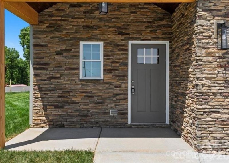 Property image 4 at 2538 Snow Creek Road, Hickory, NC 28601