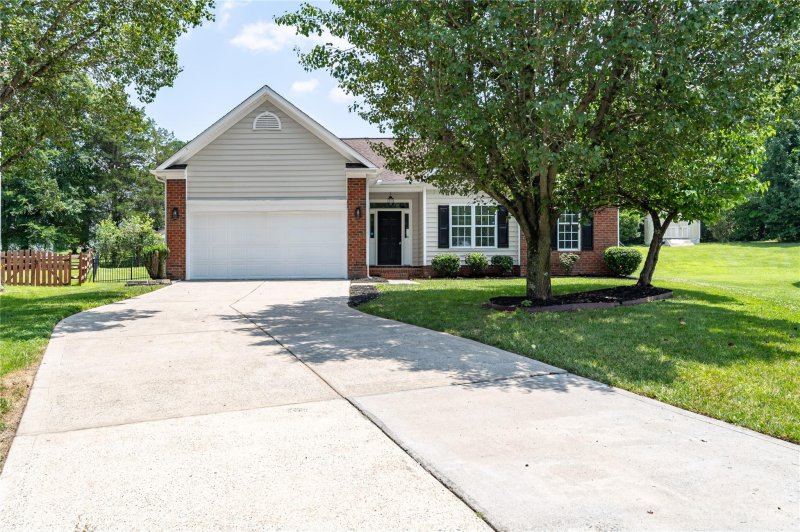 544 Dannyn Grove Court