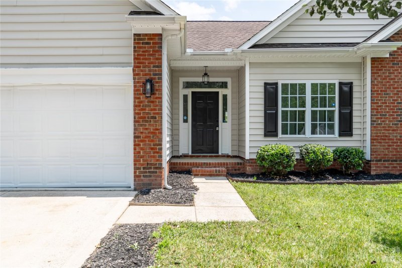 Property image 3 at 544 Dannyn Grove Court, Charlotte, NC 28214