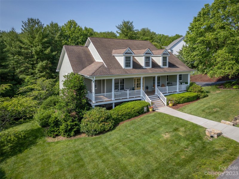 Property image 2 at 910 Rickel Drive, Hendersonville, NC 28739