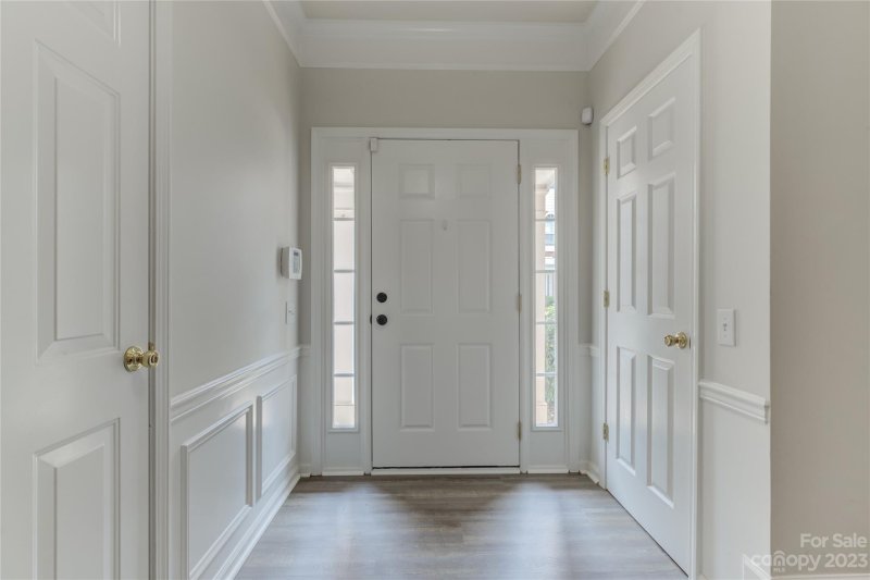 Property image 2 at 5520 Werburgh Street, Charlotte, NC 28209