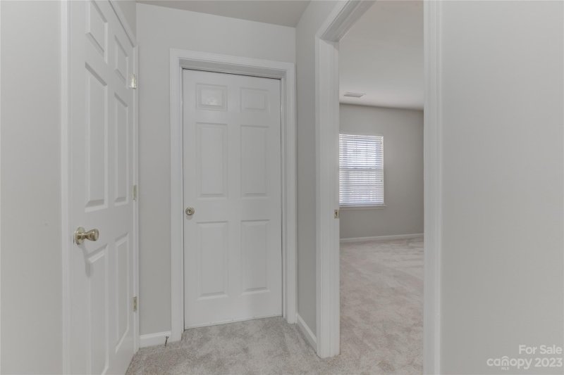 Property image 4 at 5520 Werburgh Street, Charlotte, NC 28209