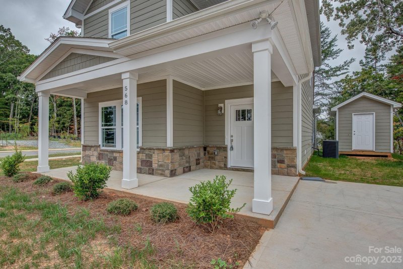 Property image 3 at 568 Geneva Circle, Gastonia, NC 28056
