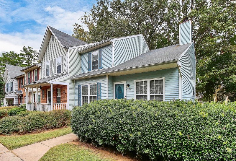 Property image 3 at 6355 Windsor Gate Lane, Charlotte, NC 28215