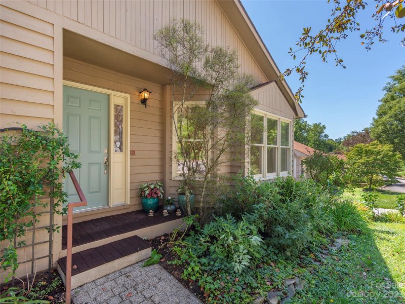 Property image 2 at 4d Hedgerose Court, Asheville, NC 28805