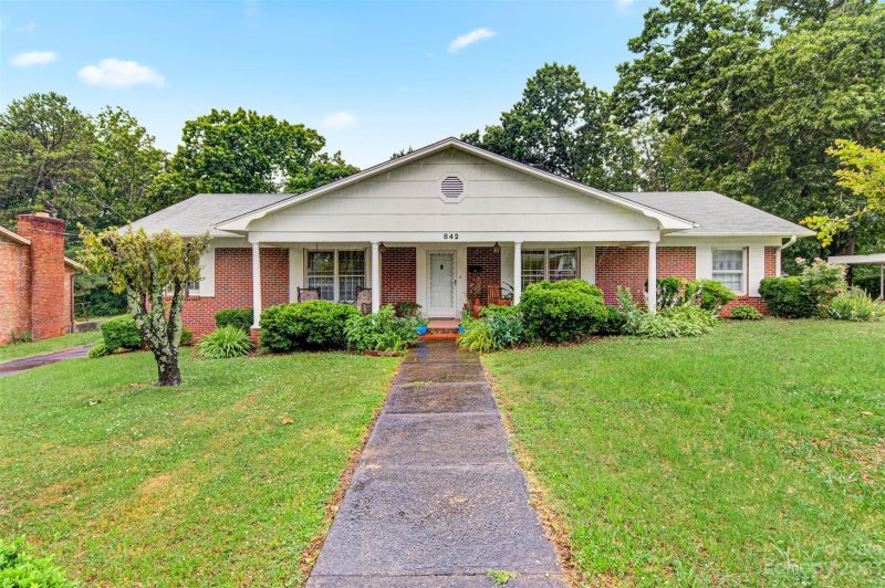 Property image 3 at 842 7th Street, Hickory, NC 28602