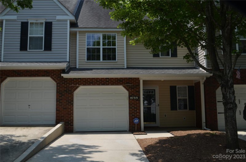 Property image 3 at 8733 Robinson Forest Drive, Charlotte, NC 28277