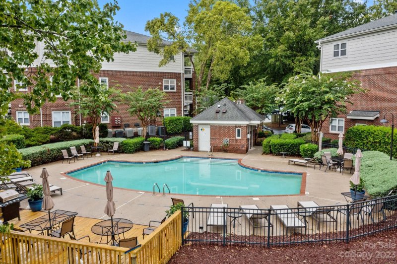 Property image 3 at 915 Northeast Drive, Davidson, NC 28036