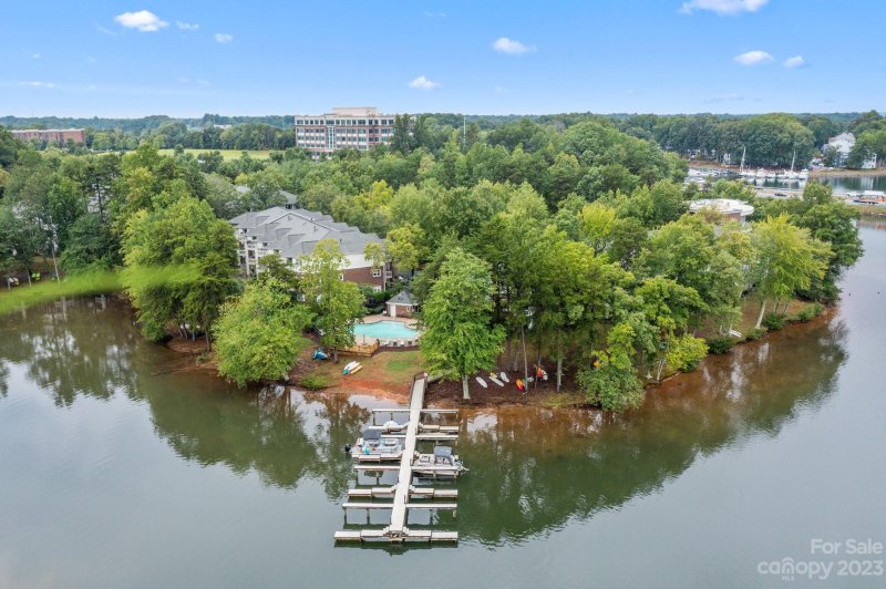 Property image 5 at 915 Northeast Drive, Davidson, NC 28036