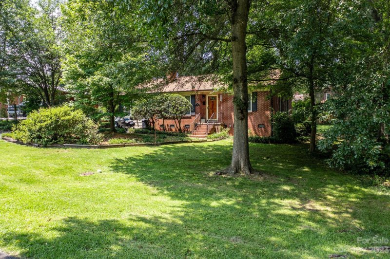 Property image 3 at 303 Dutchman Avenue, Mount Holly, NC 28120