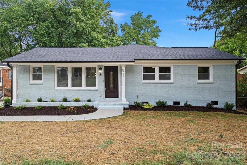 Property image 2 at 3728 Fieldcrest Road, Charlotte, NC 28217