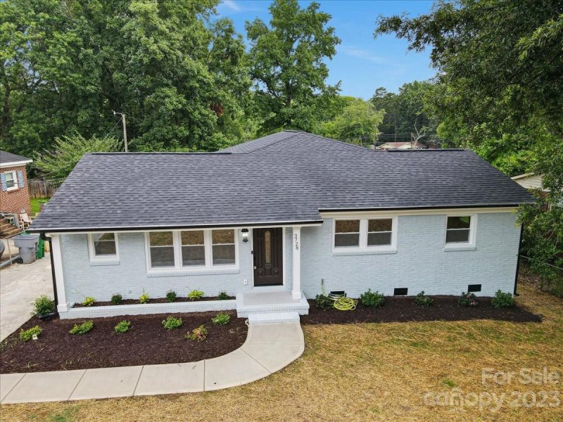 Property image 4 at 3728 Fieldcrest Road, Charlotte, NC 28217