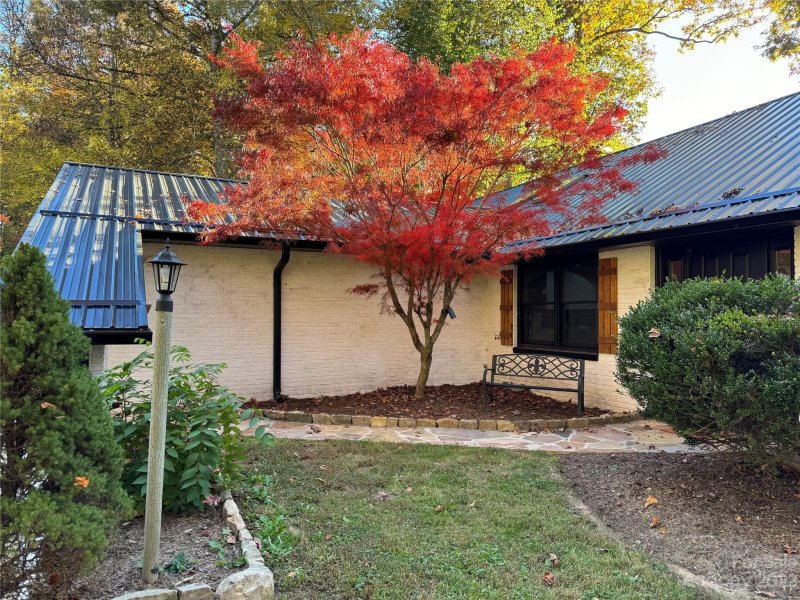 Property image 3 at 128 E Laurel Lane, Etowah, NC 28729