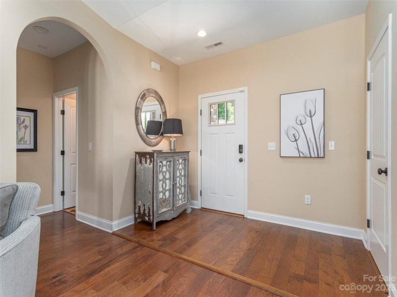 Property image 4 at 35 Ocaso Drive, Asheville, NC 28806