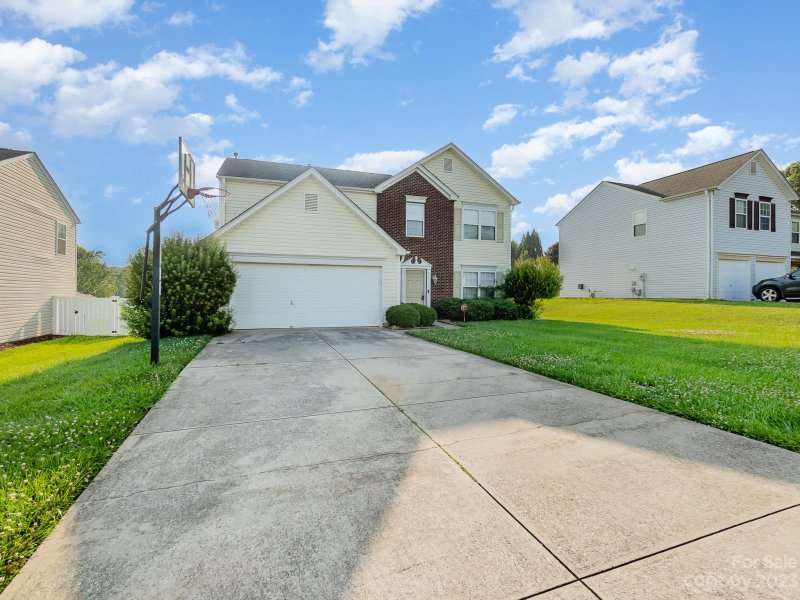 Property image 2 at 9935 Aventide Lane, Charlotte, NC 28215