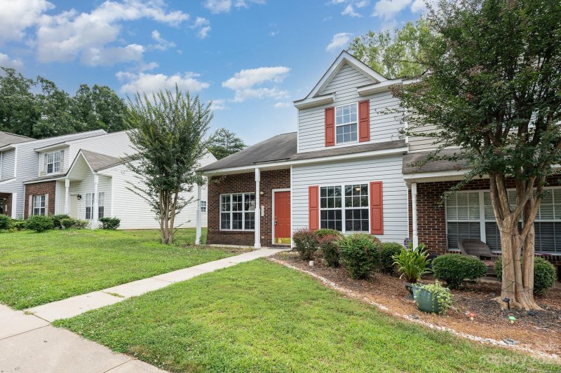 Property image 2 at 7633 Petrea Lane, Charlotte, NC 28227